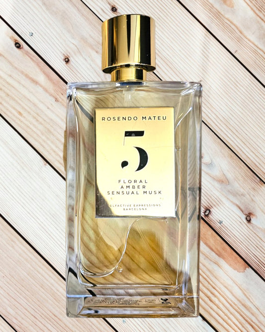 Rosendo Mateu Nº 5 FLORAL, AMBER, SENSUAL MUSK